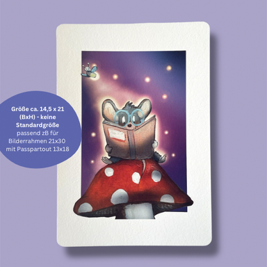 Magische Büchermaus Art Print – Handgezeichnete Illustration einer Maus auf Pilz – mit Glühwürmchen – Deko für Buchliebhaber & Kinderzimmer 